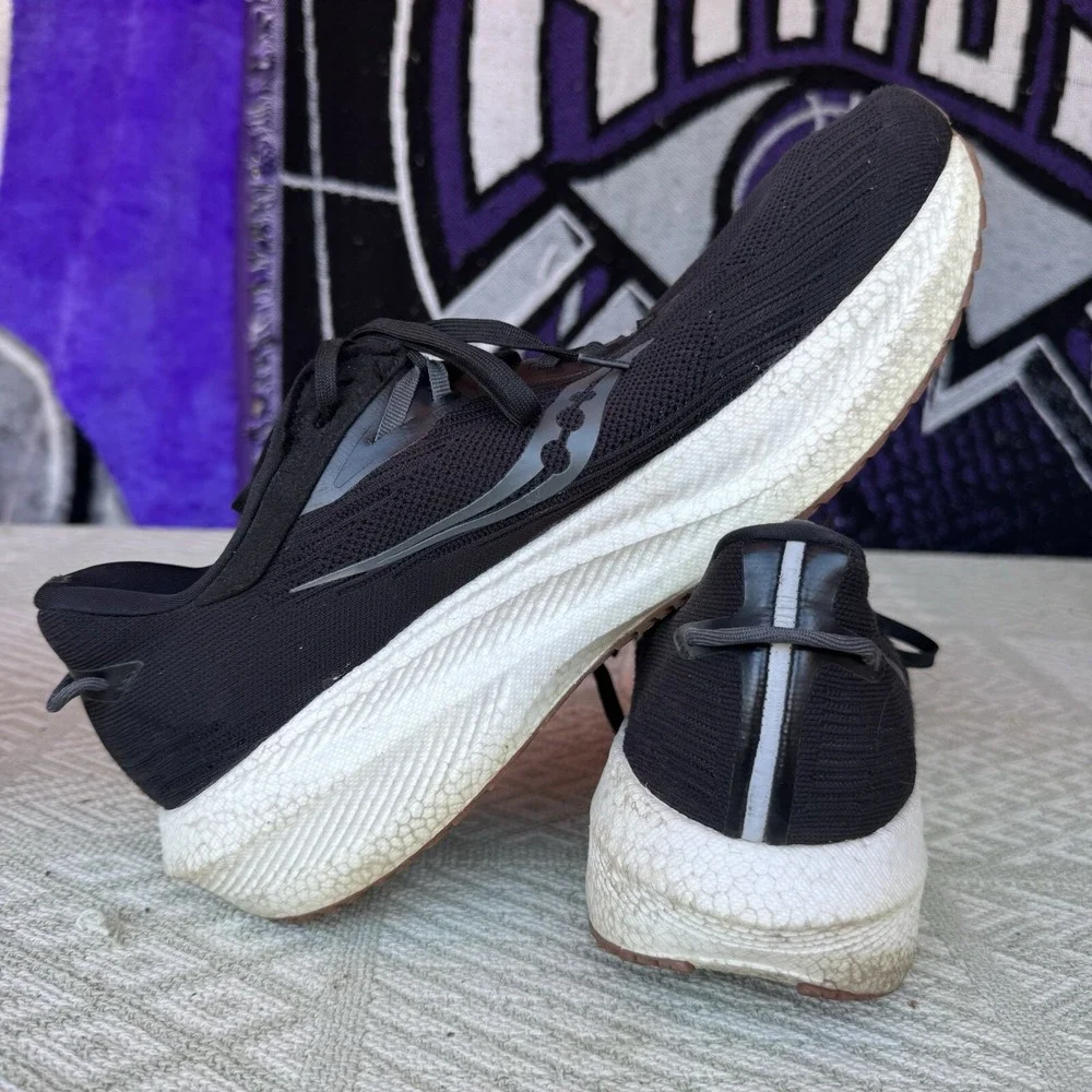 Size 12 - Saucony Triumph 21 Black Gum -‎ S20881-100